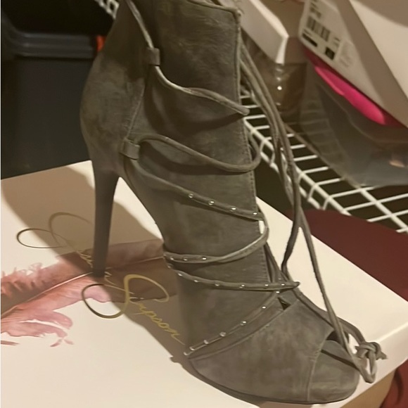 Gray suede Jessica Simpson peep toe boot - Picture 4 of 5